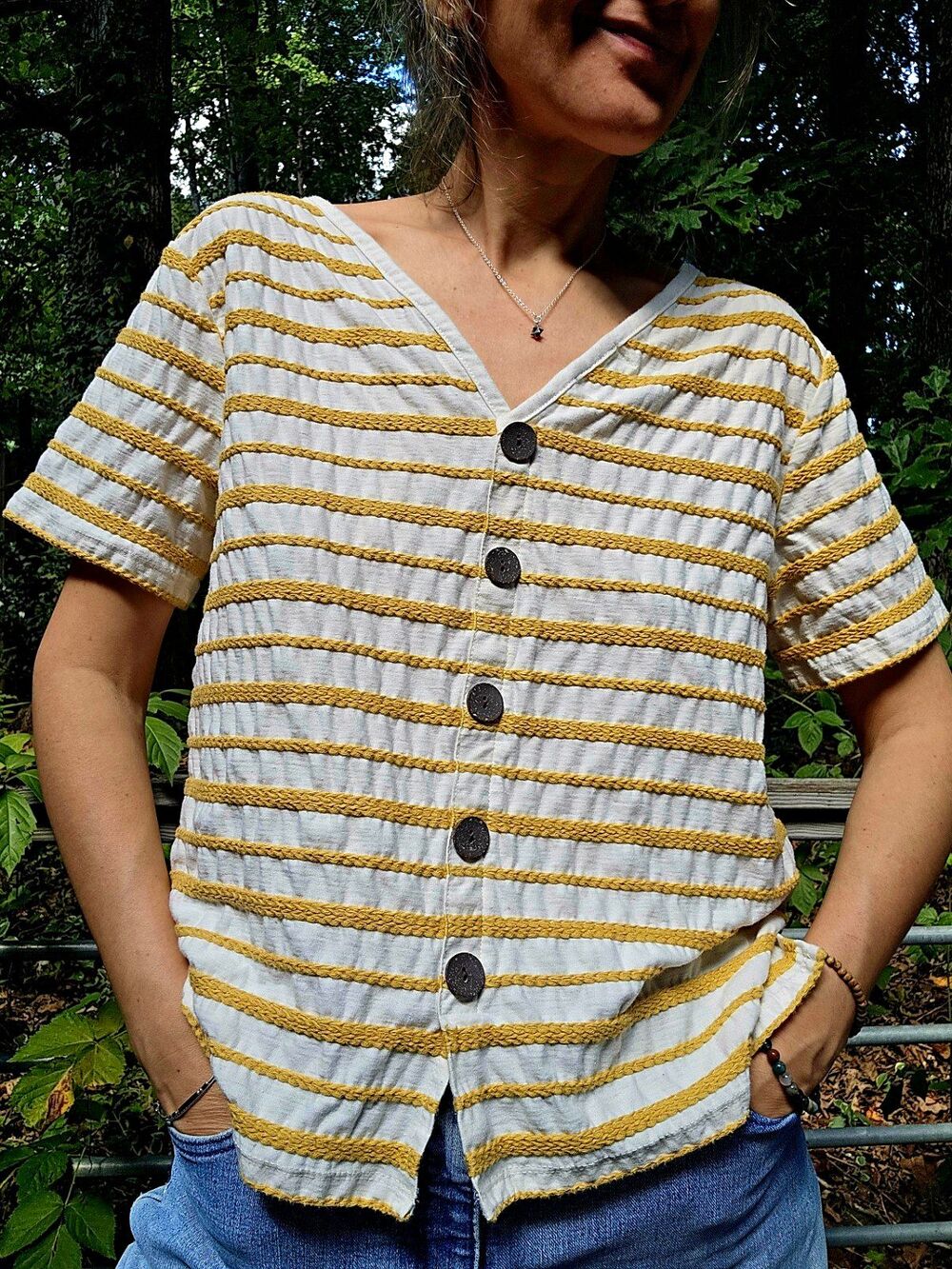 Old Navy Women's Striped Blouse White Yellow M Short Sleeve V-Neck Button